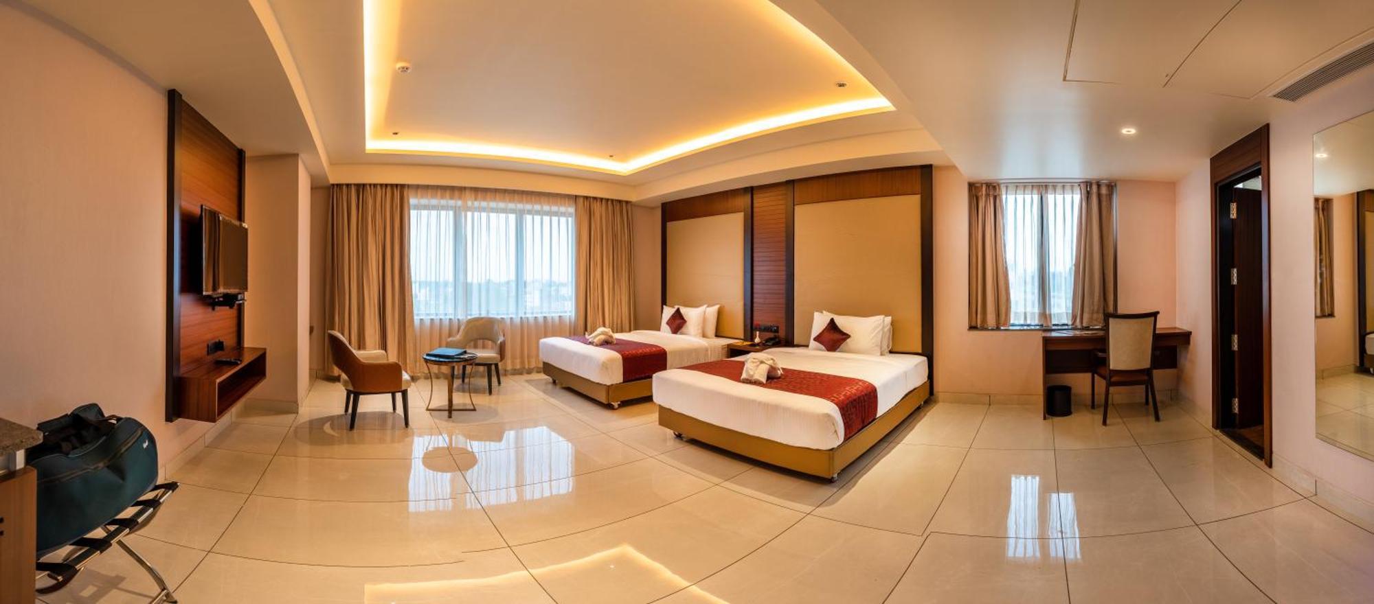 Hotel M Pro Palace Mysore - 12 Minutes To Mysore Palace エクステリア 写真
