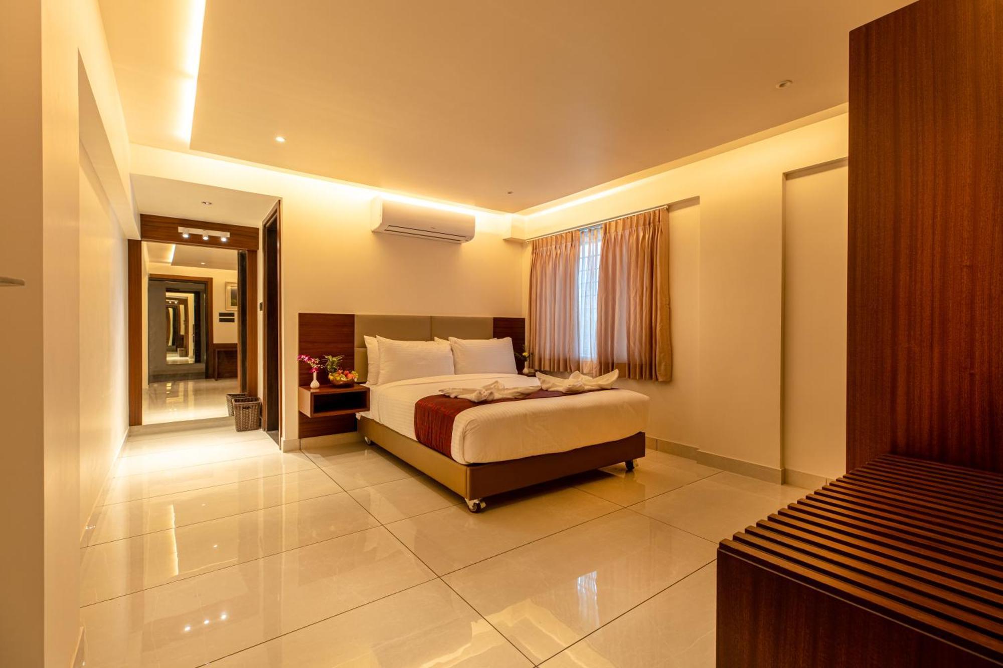 Hotel M Pro Palace Mysore - 12 Minutes To Mysore Palace エクステリア 写真