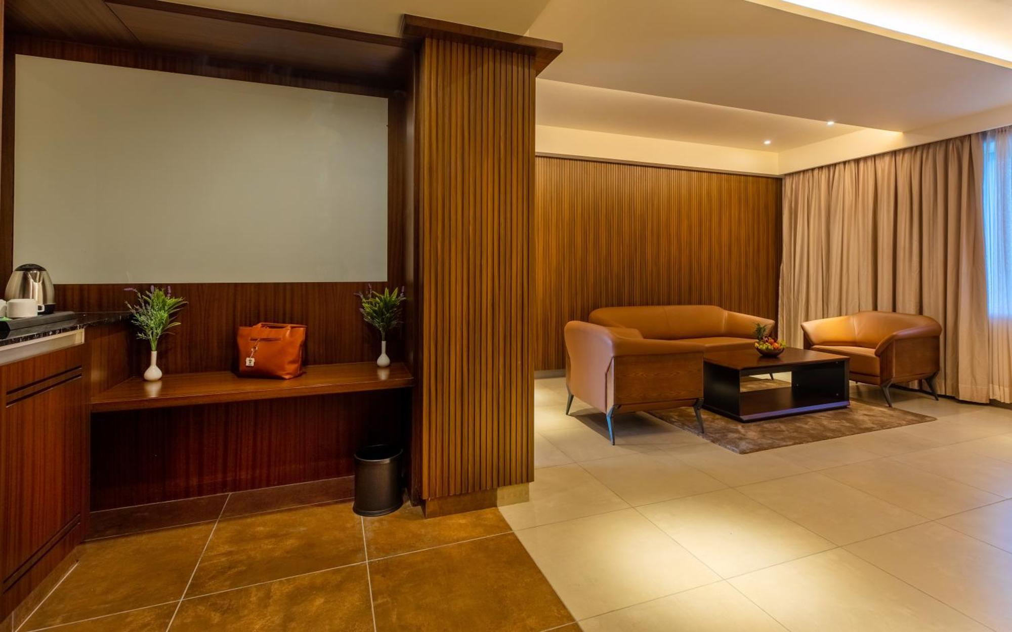 Hotel M Pro Palace Mysore - 12 Minutes To Mysore Palace エクステリア 写真